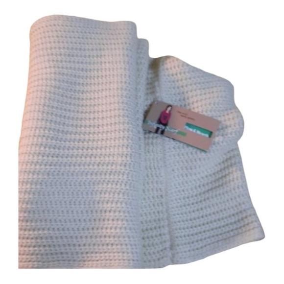Plow and Hearth Infinity cream Scarf - Picture 1 of 3